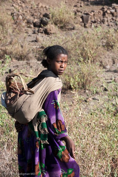 20120403_075535 Nikon D3 2x3.jpg - Lady along road